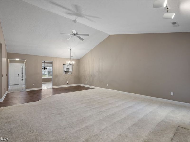 1458 Chesapeake Avenue, Louisville, OH 44641 Photo 7