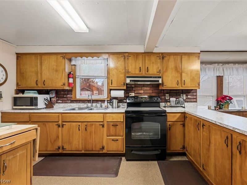 9687 South Avenue, Poland, OH 44514 Photo 8