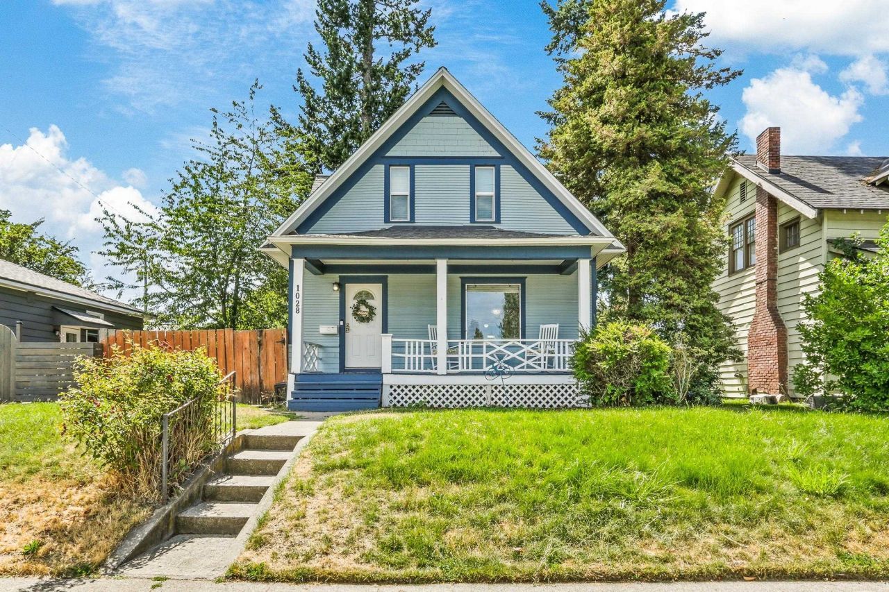 1028 E 38th Ave, Spokane, WA 99203 Main Photo