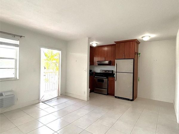 4071 N Dixie Hwy, Unit 19, Oakland Park, FL 33334