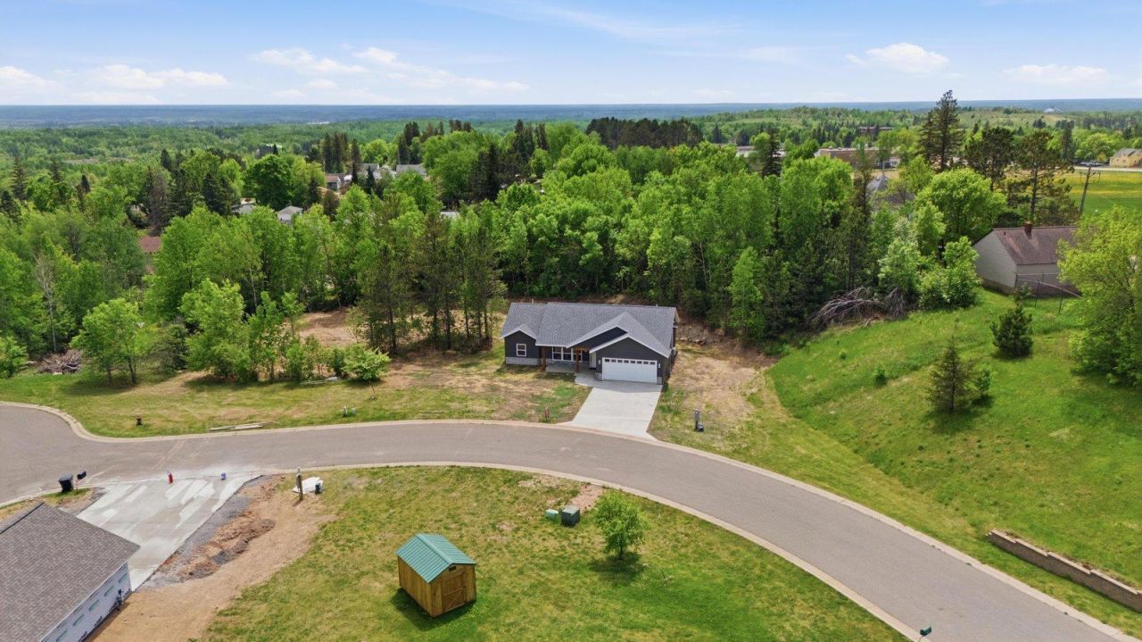 912 Carter Circle, Eveleth, MN 55734