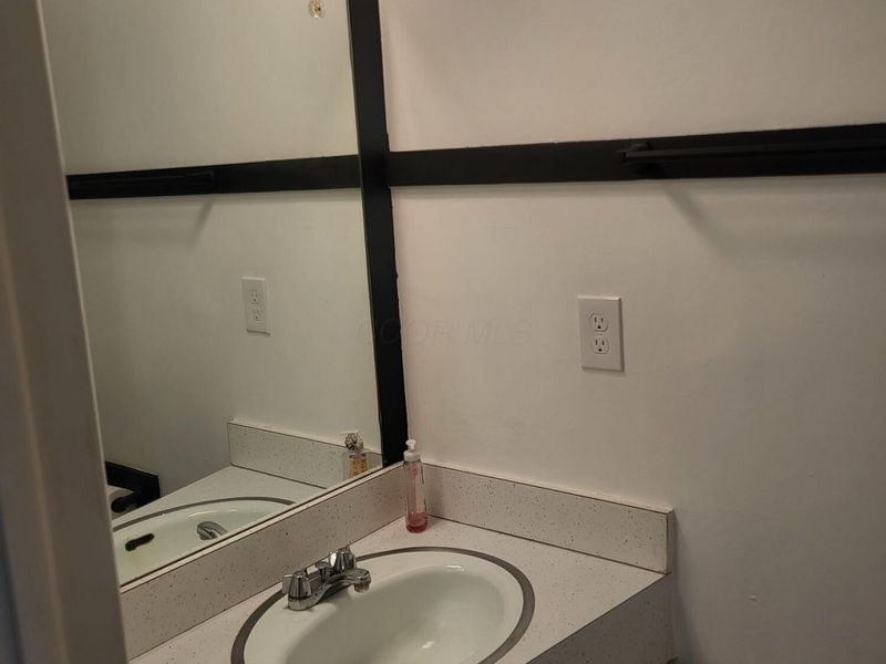 2375 Woodbrook Circle S, Unit 167, Columbus, OH 43223 Photo 11