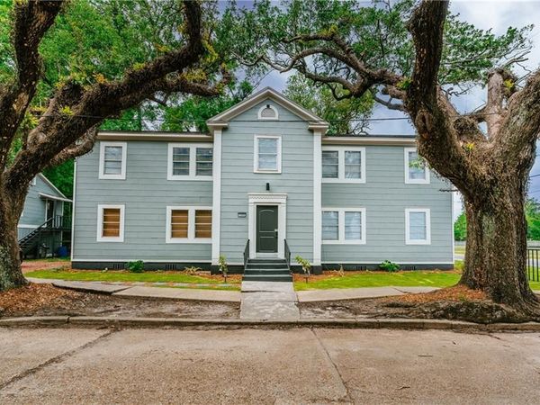 1300 Illinois Street , Mobile, AL 36604