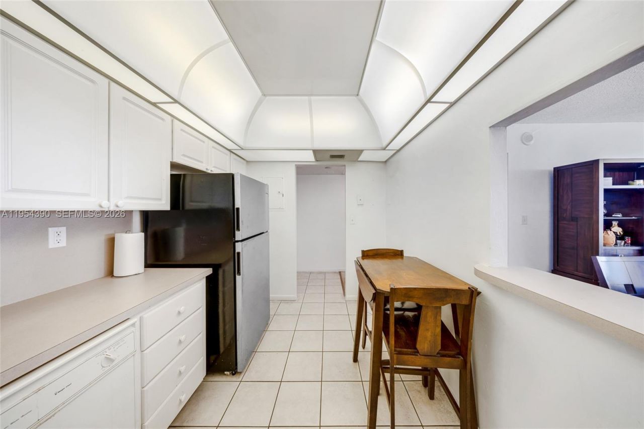 19370 Collins Ave, Unit 502, Sunny Isles Beach, FL 33160 Photo