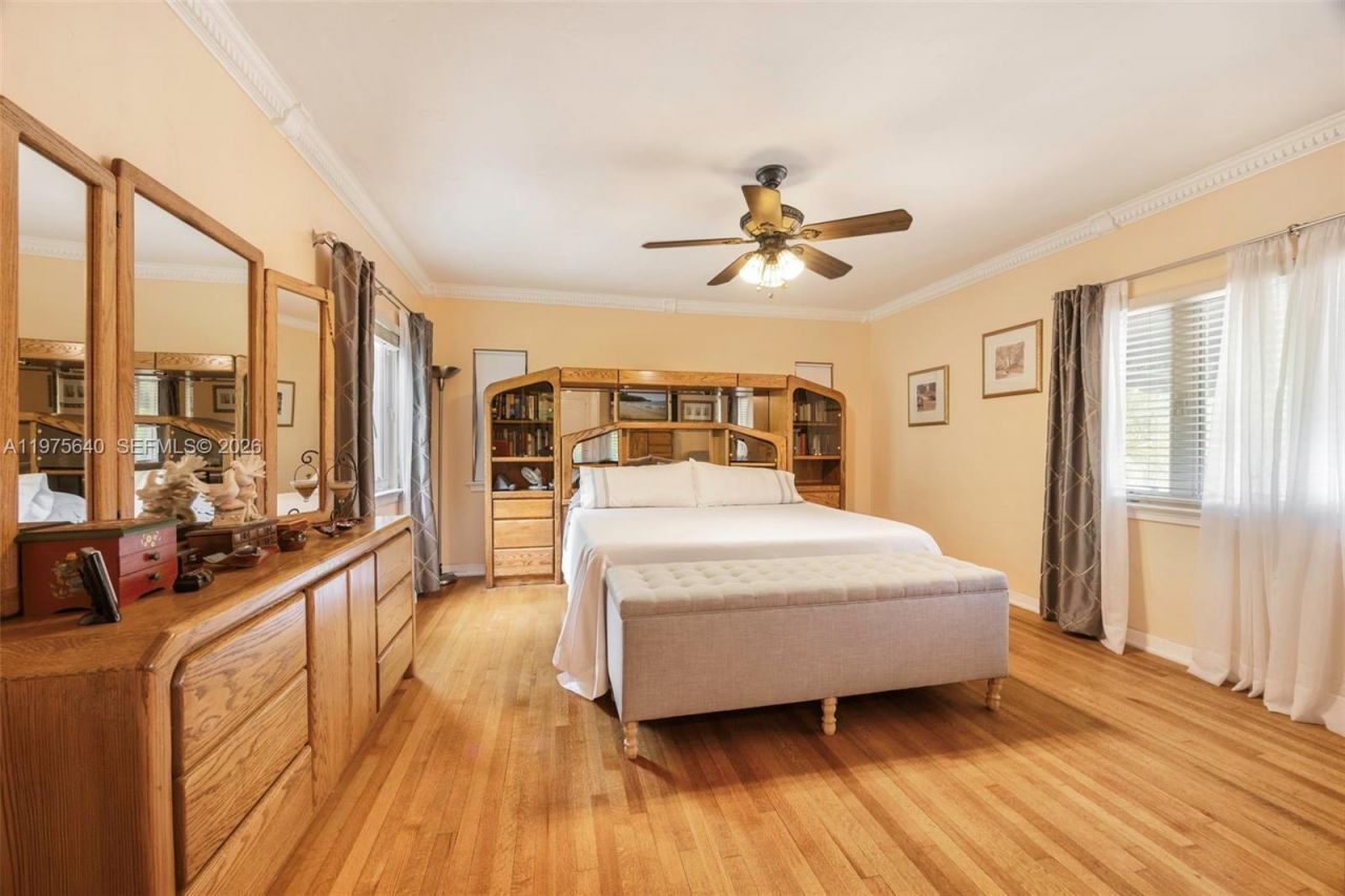 1645 S Bayshore Dr , Coconut Grove, FL 33133 Photo