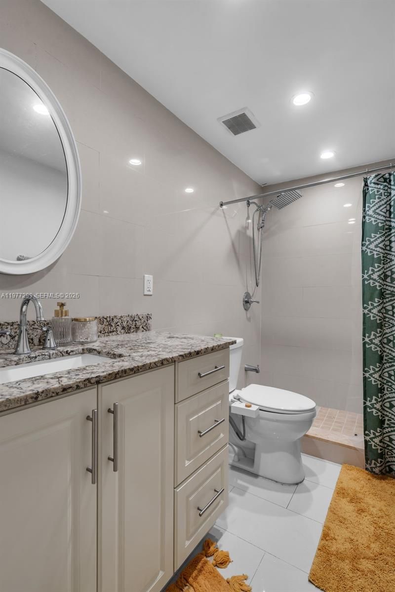 810 NE 149th St, Miami, FL 33161 Photo