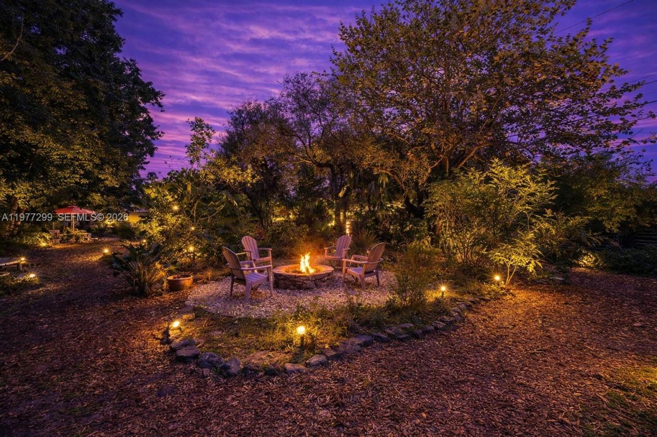 810 NE 149th St, Miami, FL 33161 Photo