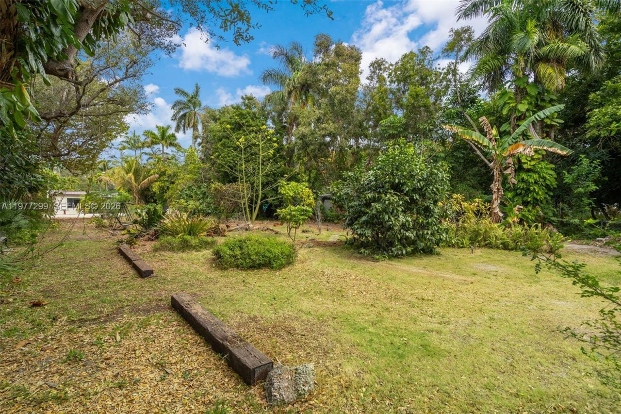 810 NE 149th St, Miami, FL 33161 Photo