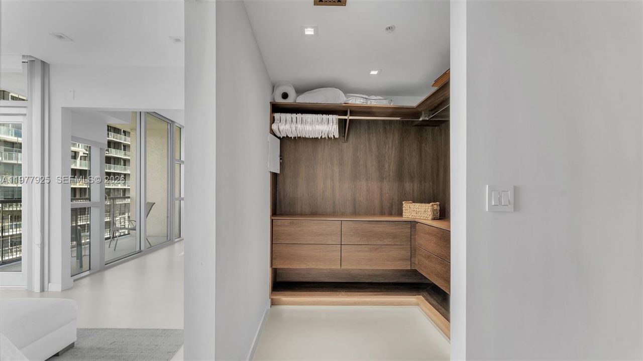 3301 NE 1st Ave , Unit H1711, Miami, FL 33137 Photo