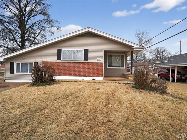 2201 Hollis Drive , St Louis, MO 63136