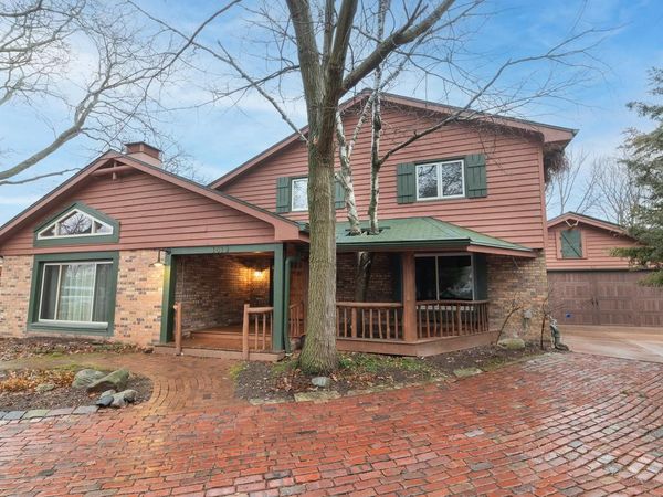 1819 W Holmes COURT, Milwaukee, WI 53221