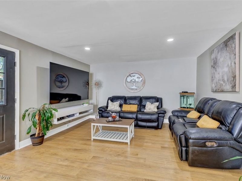 523 Purdue Avenue, Elyria, OH 44035 Photo 11