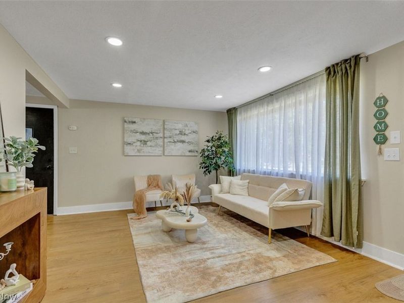 523 Purdue Avenue, Elyria, OH 44035 Photo 3