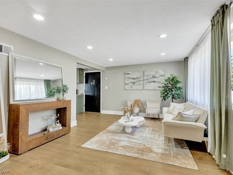 523 Purdue Avenue, Elyria, OH 44035 Photo 4