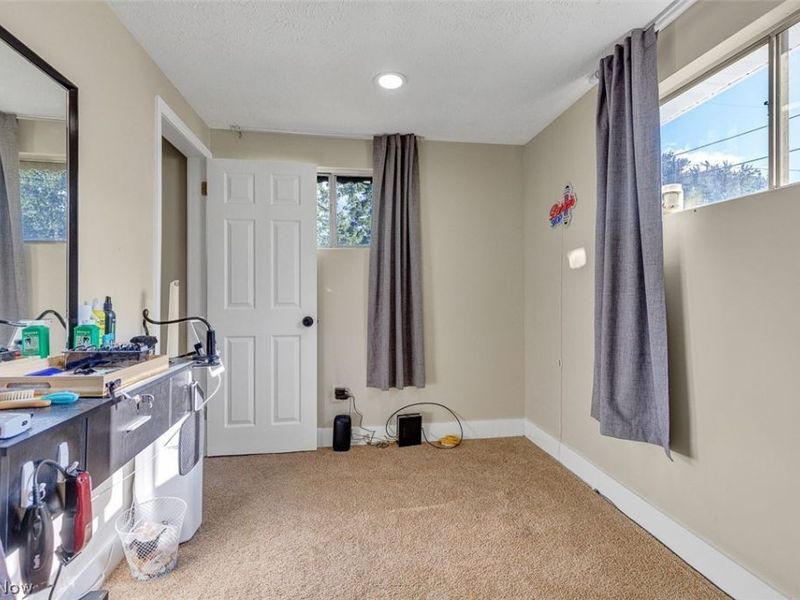 523 Purdue Avenue, Elyria, OH 44035 Photo 6