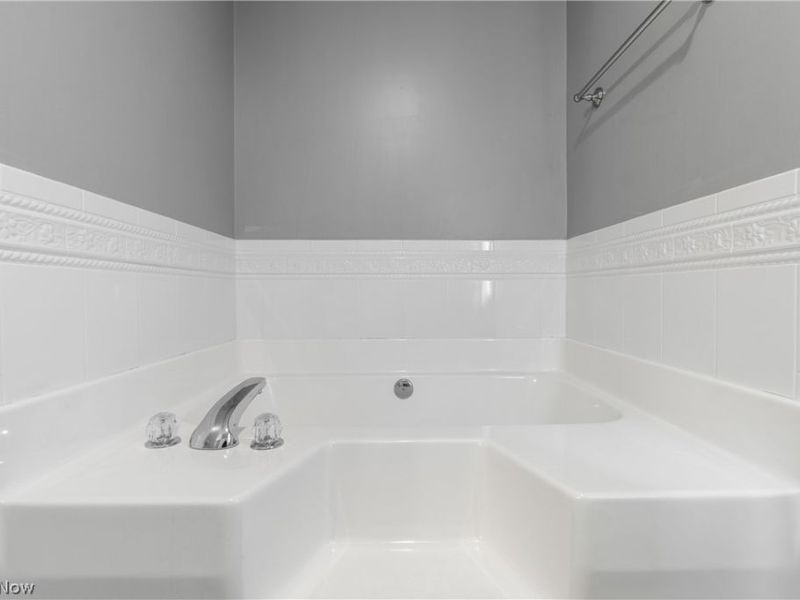 1825 John Carroll Drive SE, Massillon, OH 44646 Photo 22