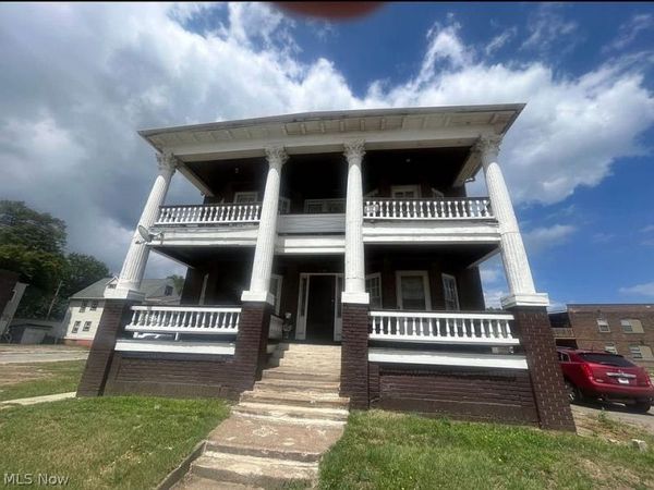 8915 Saint Clair Avenue, Cleveland, OH 44108