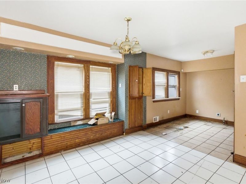 1867 Reyburn Road, Cleveland, OH 44112 Photo 12