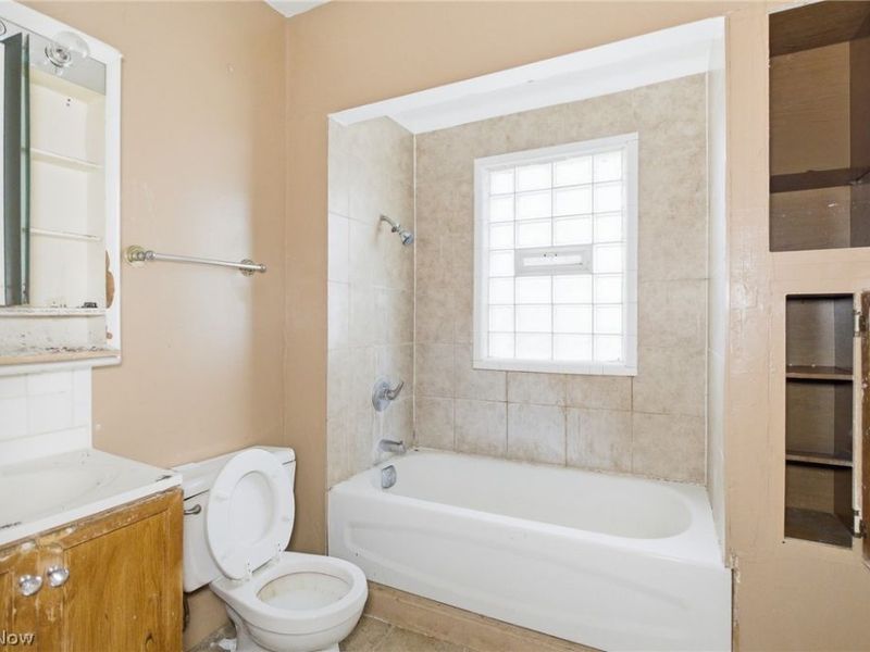 1867 Reyburn Road, Cleveland, OH 44112 Photo 17