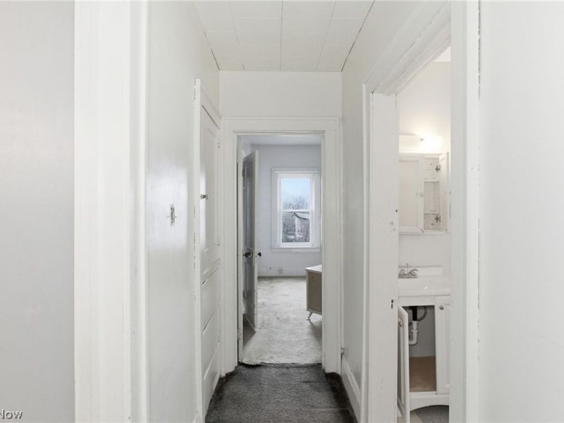 1867 Reyburn Road, Cleveland, OH 44112 Photo 39