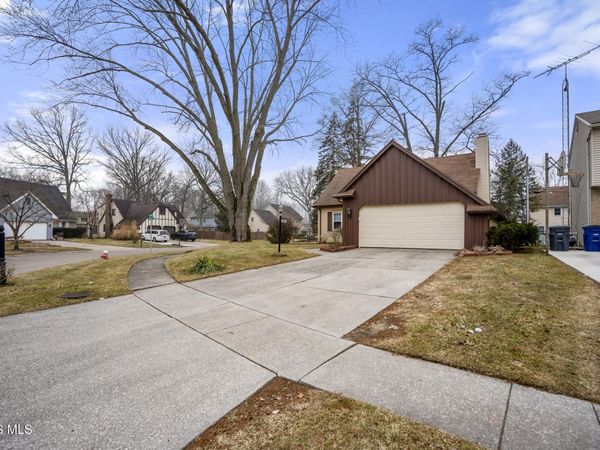 4048 Holifield Drive, Toledo, OH 43623