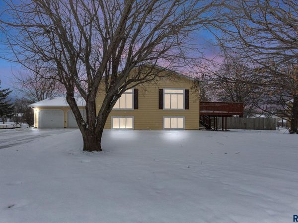 409 E 7th St, Crooks, SD 57020