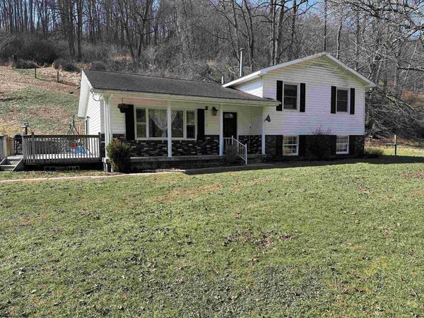 79 Punkin Center Road, Fairview, WV 26570