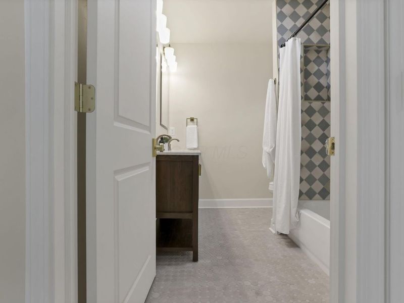 1196 Francisco Road, Columbus, OH 43220 Photo 27