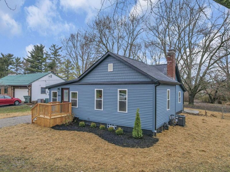 1196 Francisco Road, Columbus, OH 43220 Photo 3