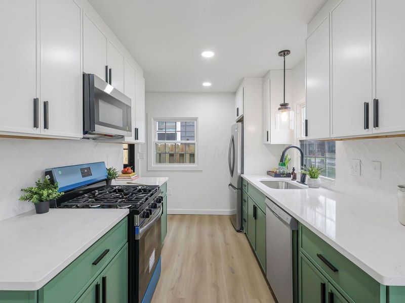 878 Grandon Avenue, Columbus, OH 43209 Photo 2