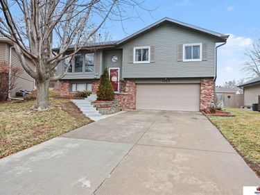 5216 Ascot Circle, Lincoln, NE 68516
