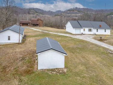 48 Burks Court, West Liberty, KY 41472