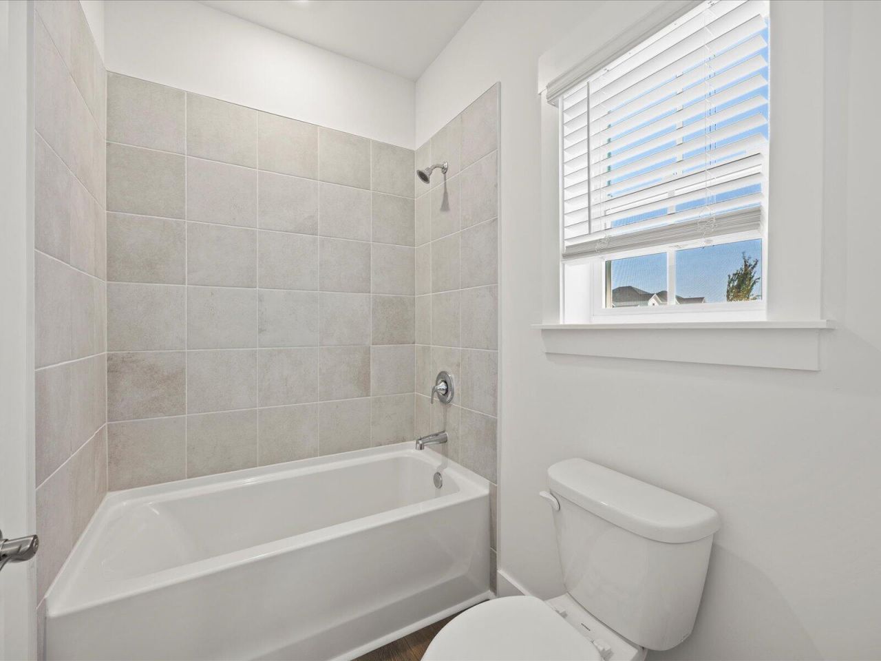 378 Calm Water Way Photo 6