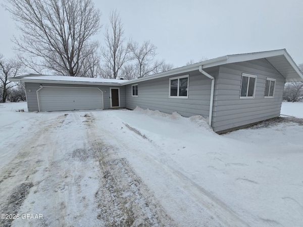 221 CANBERRA Court , Emerado, ND 58228