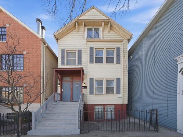 3037 N southport Avenue, Unit 2R, Chicago, IL 60657