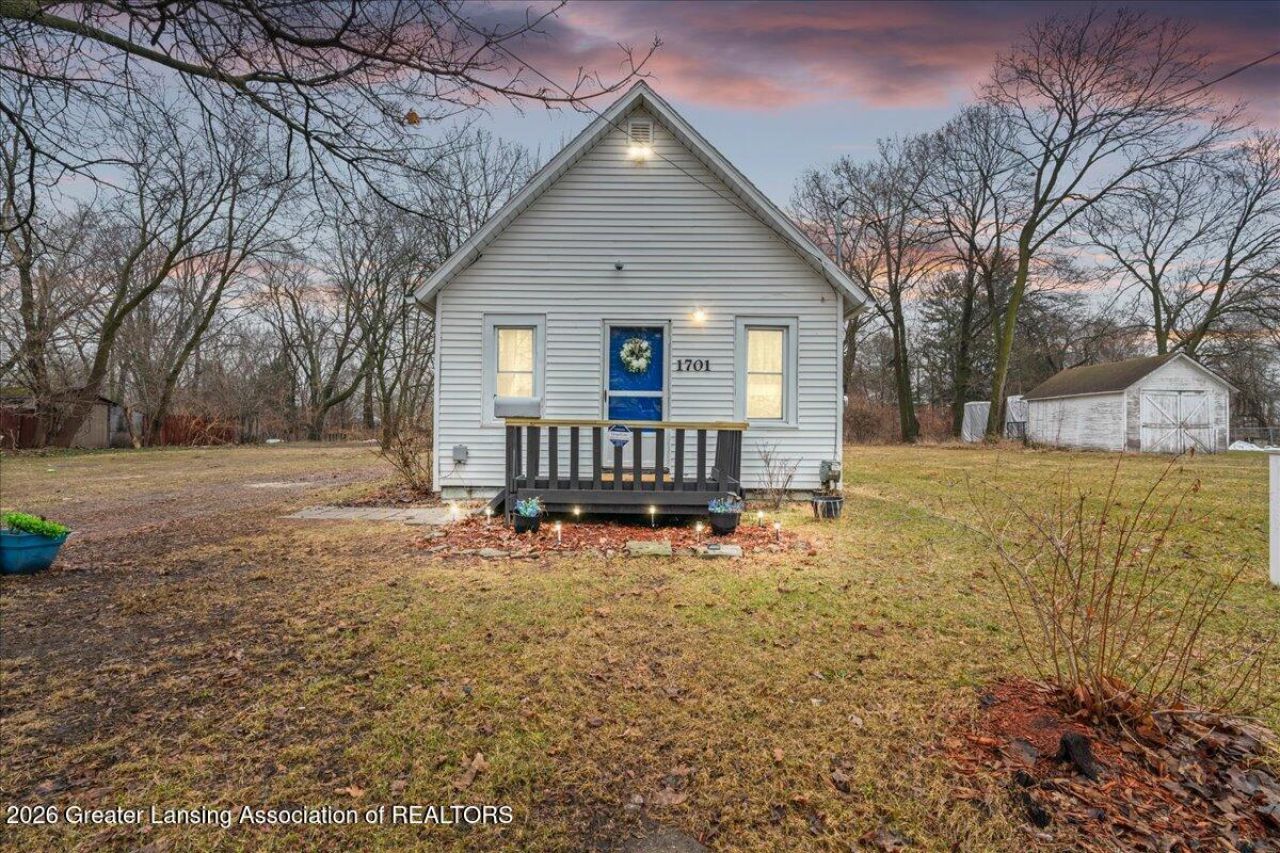 1701 Lyons Avenue, Lansing, MI 48910 Main Photo