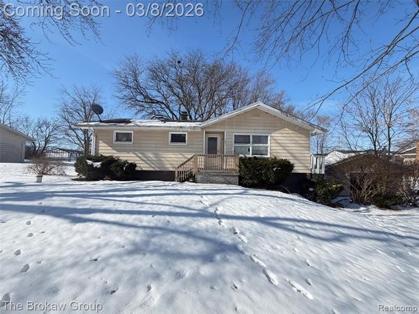 1401 Hillside Drive, Flint Twp, MI 48532