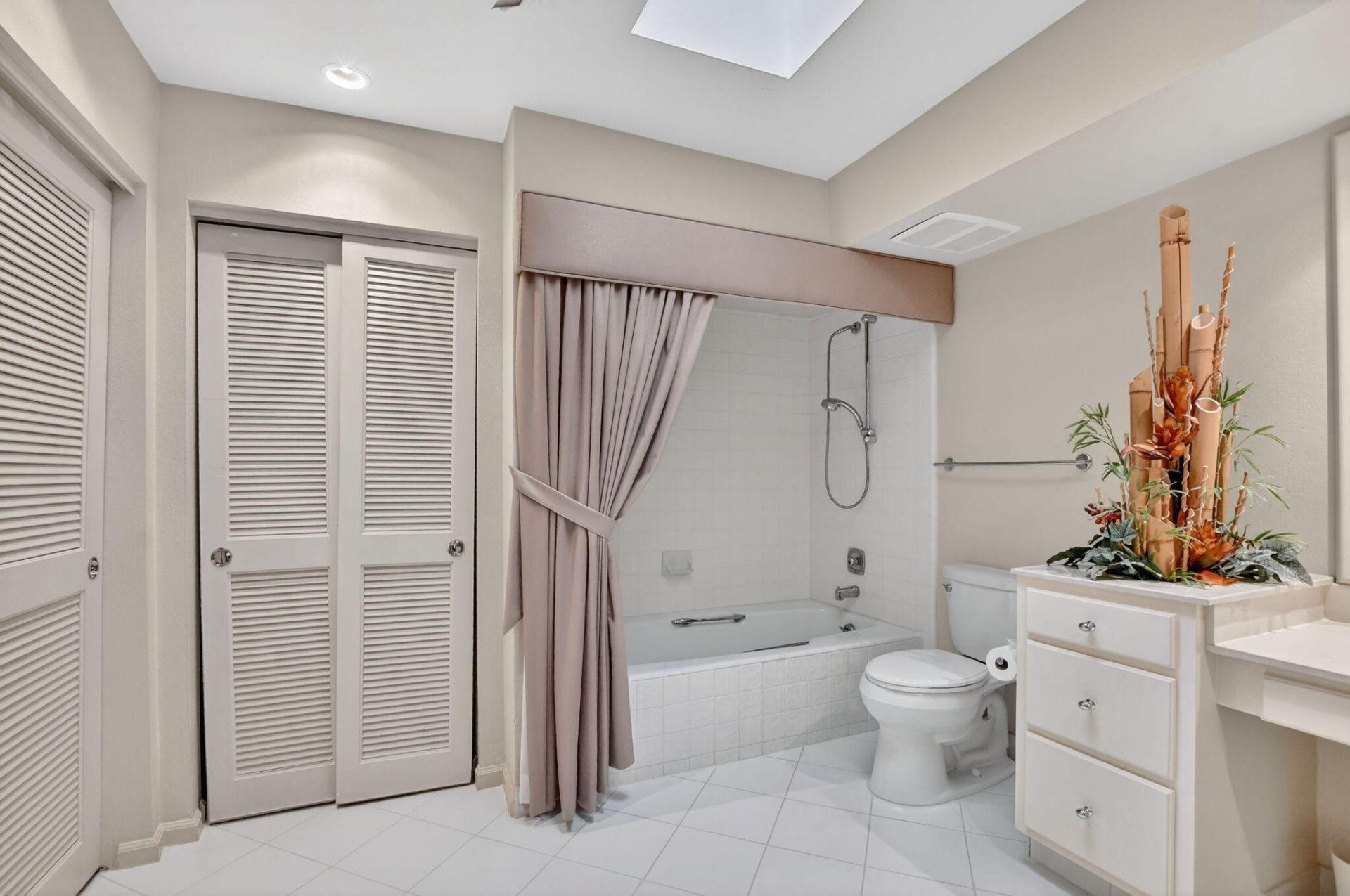 19720 Sawgrass Drive, Unit 902, Boca Raton, FL 33434 Photo