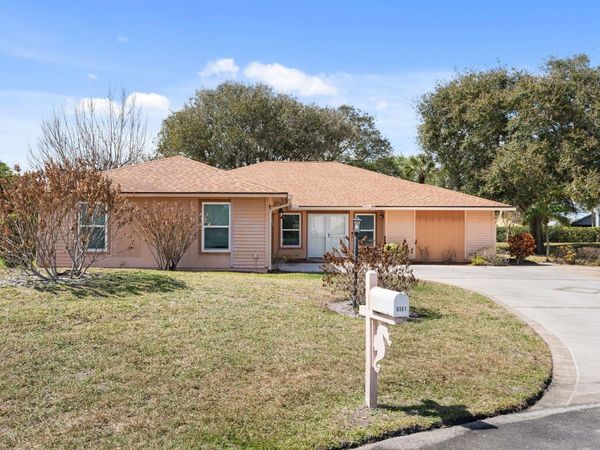 6581 SE Nantucket Court, Hobe Sound, FL 33455