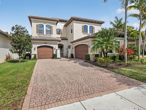 8527 Lewis River Road, Delray Beach, FL 33446