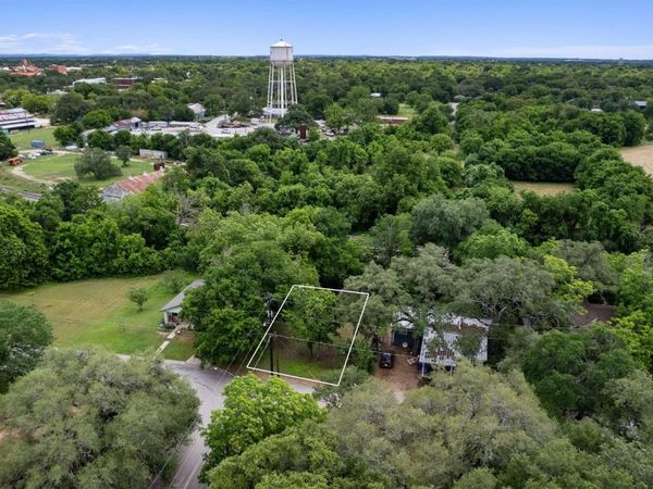 900 Tank ST, Lockhart, TX 78644