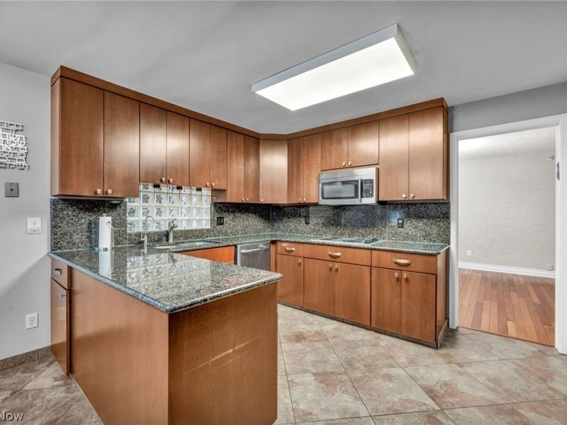 2425 Brian Drive, Beachwood, OH 44122 Photo 12