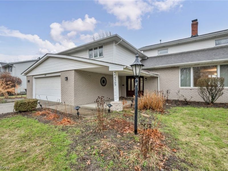 2425 Brian Drive, Beachwood, OH 44122 Photo 3