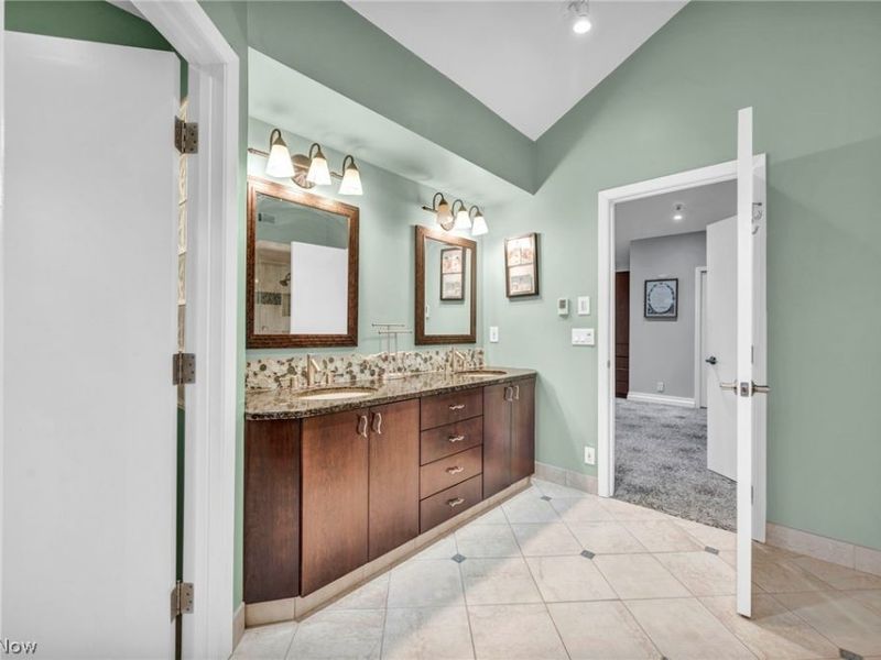 2425 Brian Drive, Beachwood, OH 44122 Photo 43