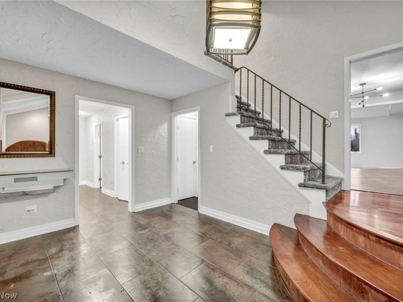 2425 Brian Drive, Beachwood, OH 44122 Photo 5