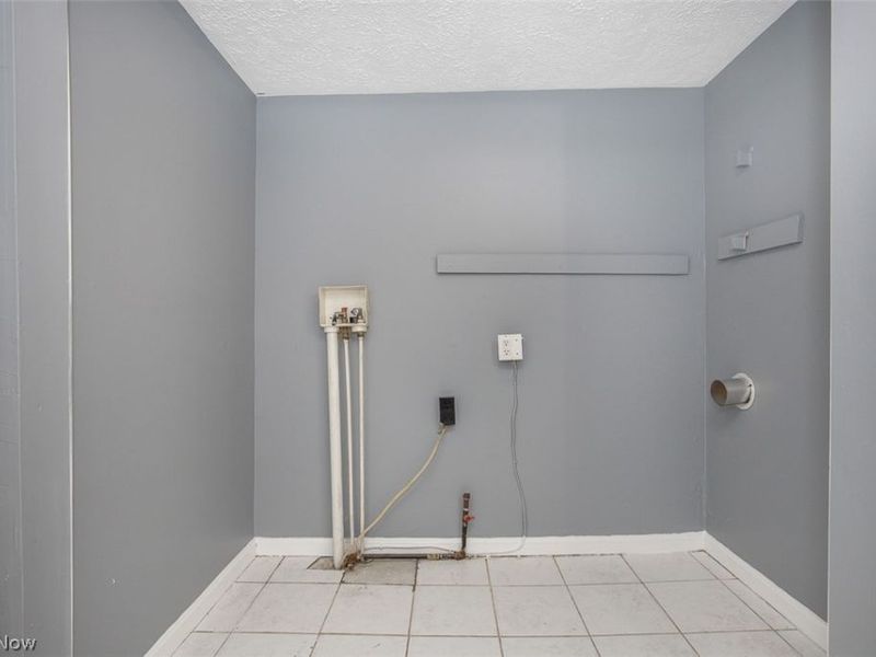 7815 Jeffries Avenue, Cleveland, OH 44105 Photo 11