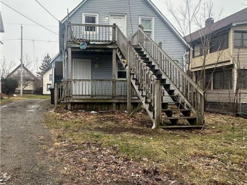 7815 Jeffries Avenue, Cleveland, OH 44105 Photo 2