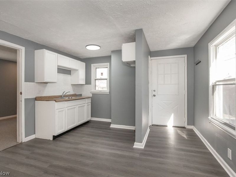 7815 Jeffries Avenue, Cleveland, OH 44105 Photo 9