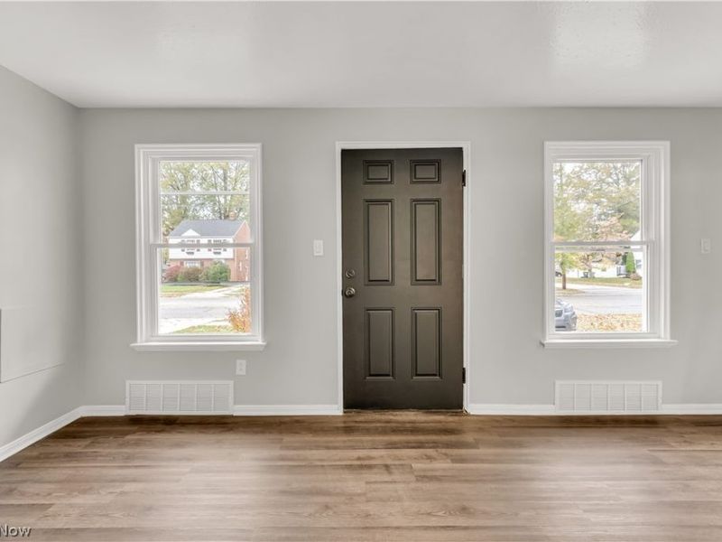 441 E 250th Street, Euclid, OH 44132 Photo 3