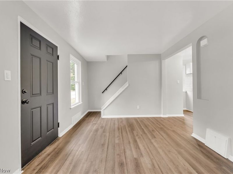 441 E 250th Street, Euclid, OH 44132 Photo 6